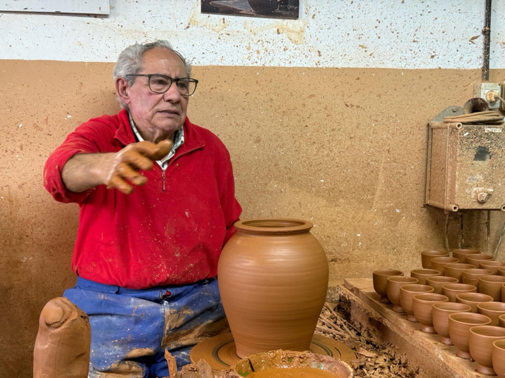 Producto en la Escuela de Hostelería de Sto. Domingo y el taller del alfarero Naharro