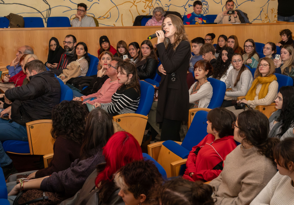 Entrega de galardones y XLI Muestra de Arte Joven en la Esdir