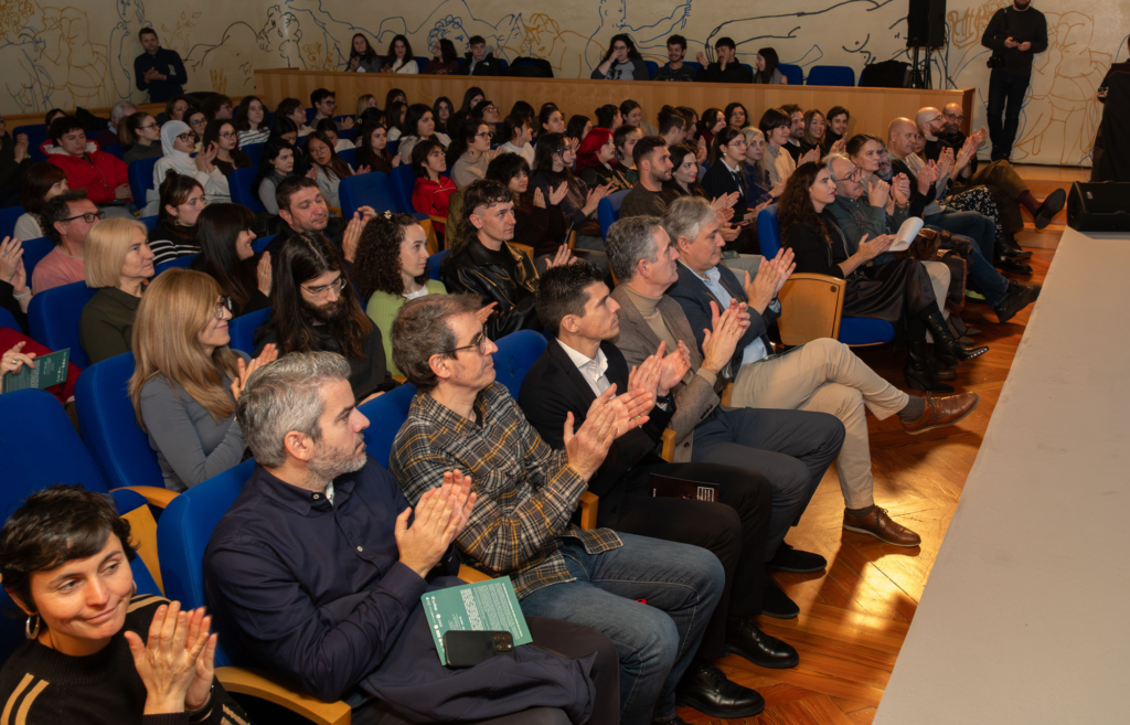Entrega de galardones y XLI Muestra de Arte Joven en la Esdir