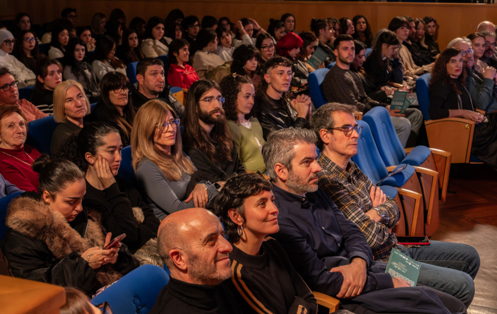 Entrega de galardones y XLI Muestra de Arte Joven en la Esdir