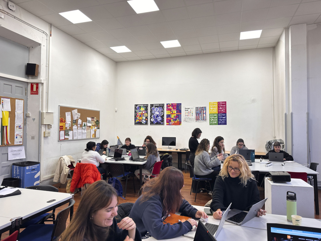 El estudio Dispar visita el Máster de Packaging.