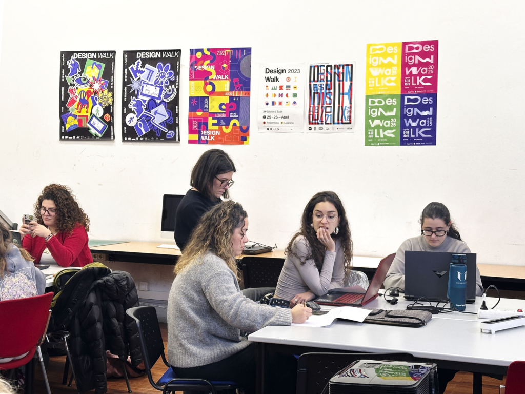 El estudio Dispar visita el Máster de Packaging.