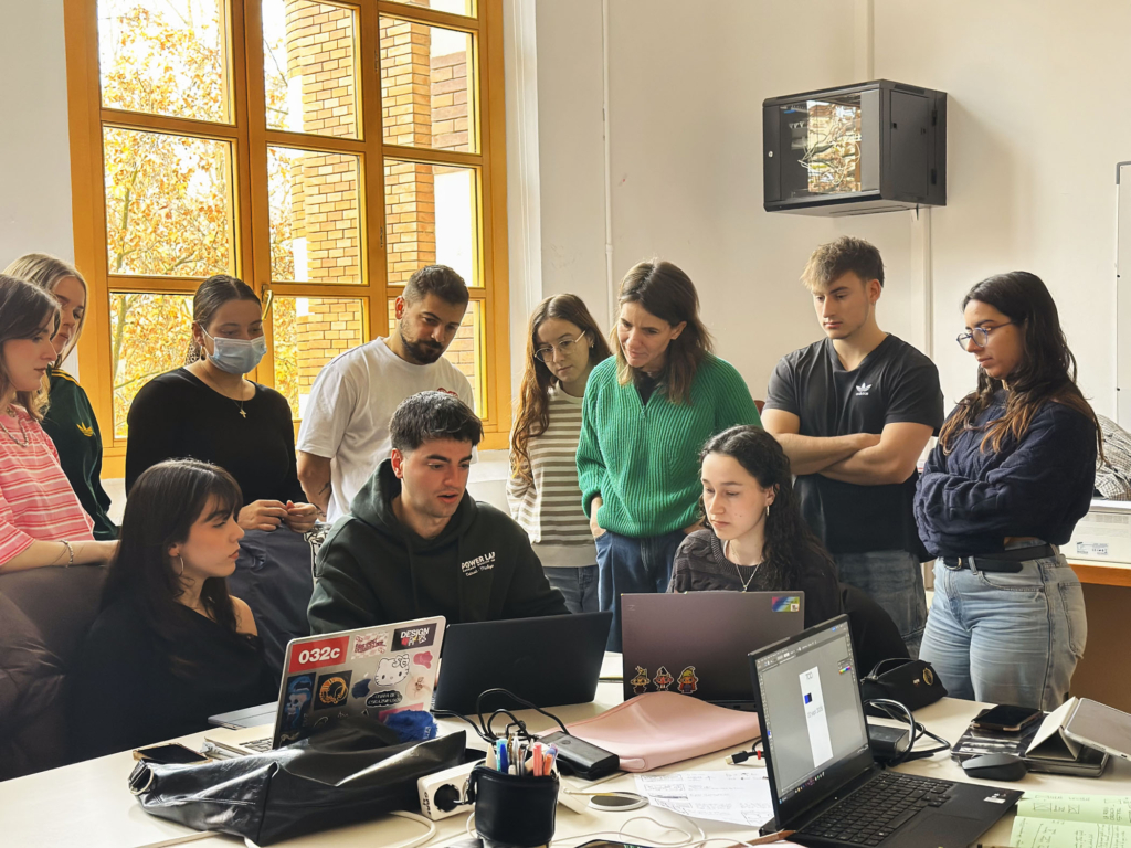 FOMO a los 80, taller de Workoholics para 4º de Gráfico