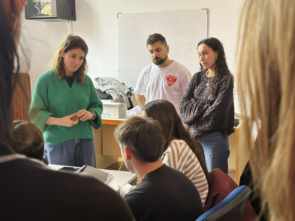 FOMO a los 80, taller de Workoholics para 4º de Gráfico