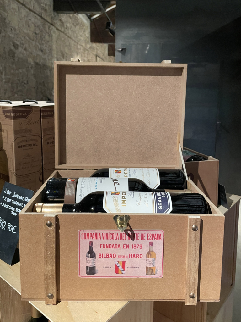 El Máster de Packaging visita Bodegas CVNE