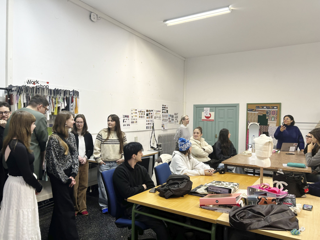 Movilidad física del BIP “Exhibiting fashion”