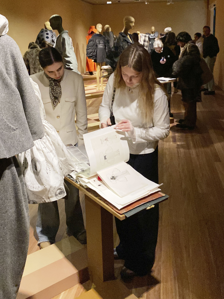 Movilidad física del BIP “Exhibiting fashion”