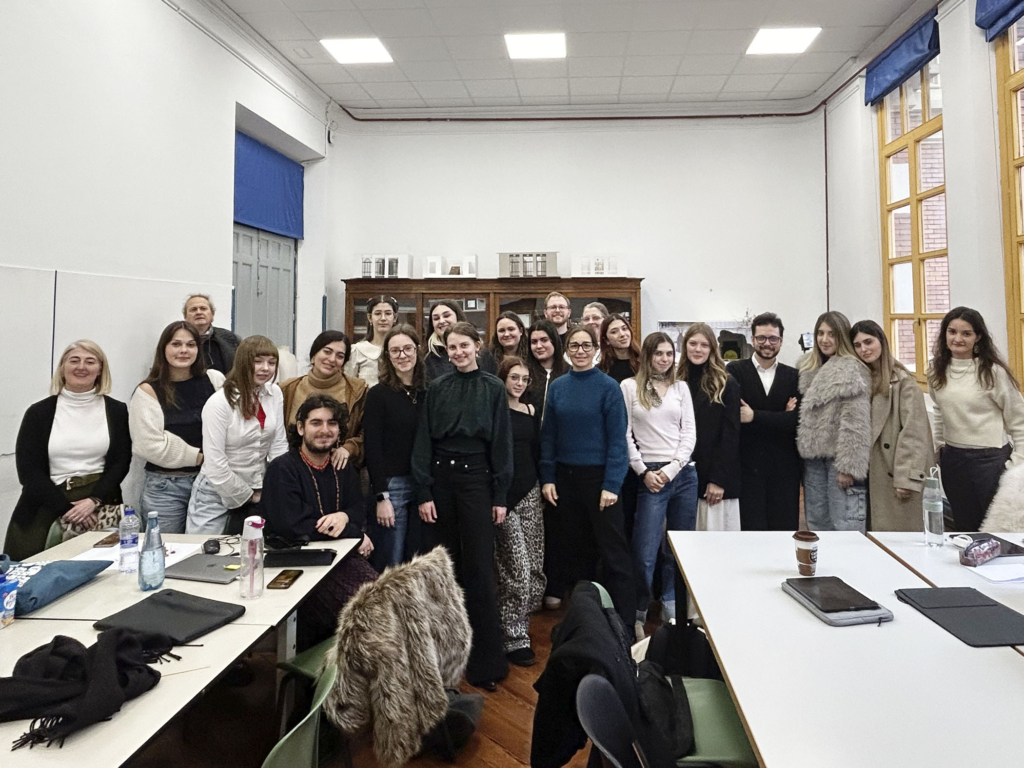 Movilidad física del BIP “Exhibiting fashion”