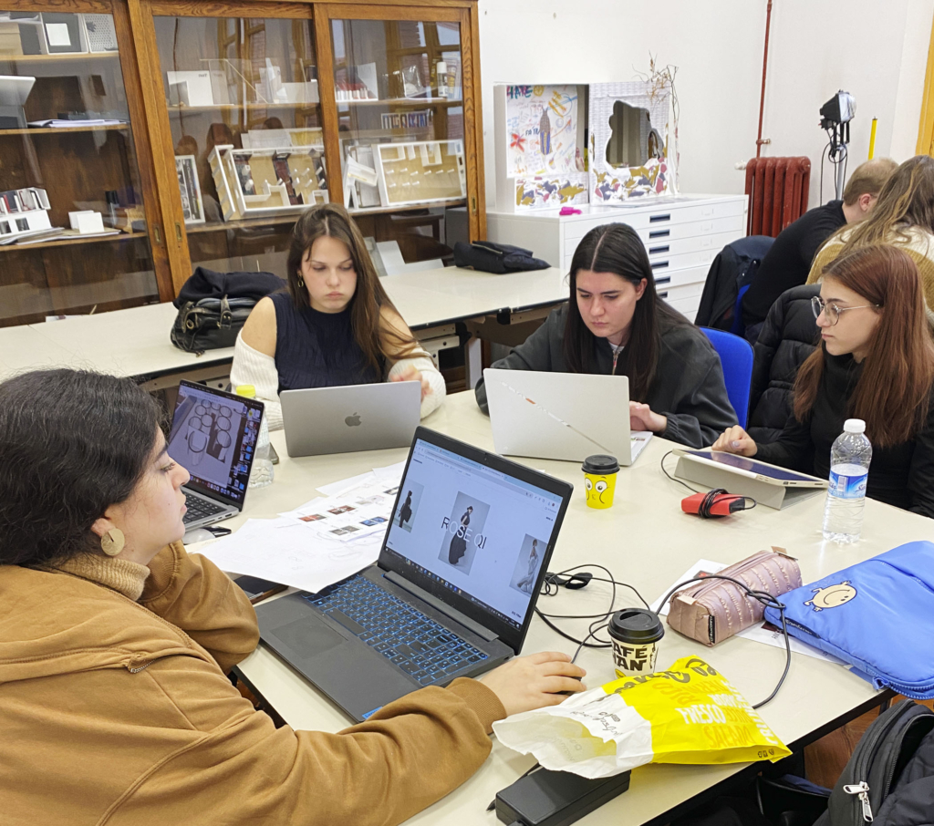 Movilidad física del BIP “Exhibiting fashion”