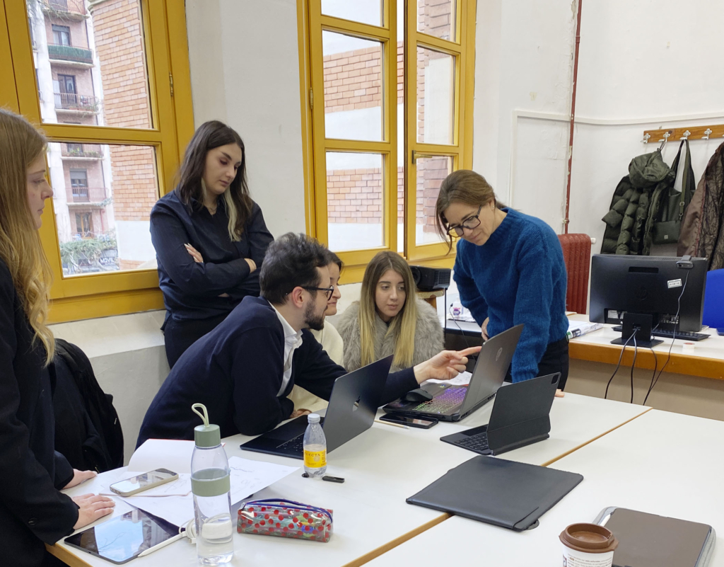 Movilidad física del BIP “Exhibiting fashion”