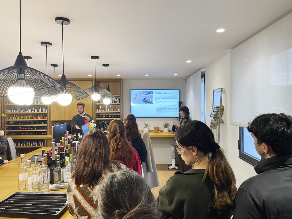 El Máster de Packaging visita Rivercap-Crealis