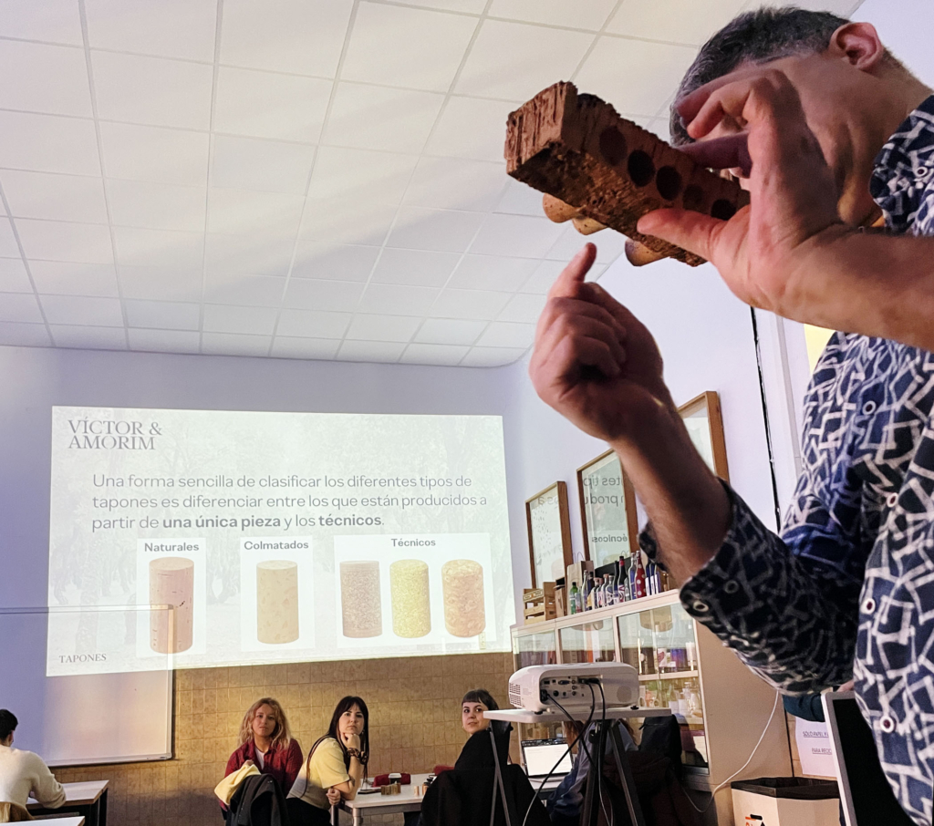 Sesión técnica sobre tapones vitivinícolas en el Máster de Packaging