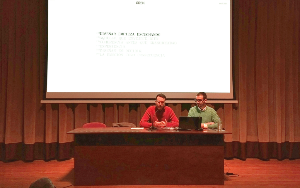 Estudio Goodbye 2000 con Espacios e Interiores