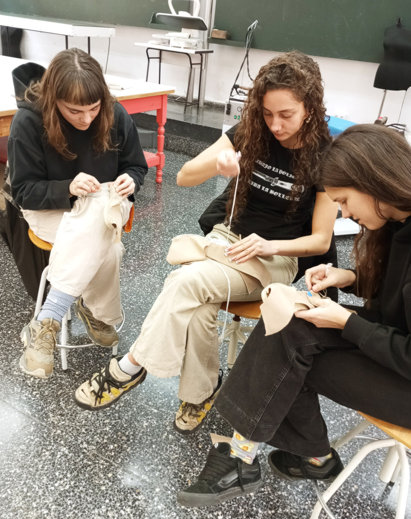 Taller de alpargatas con Saray Berdonces para 3º de moda