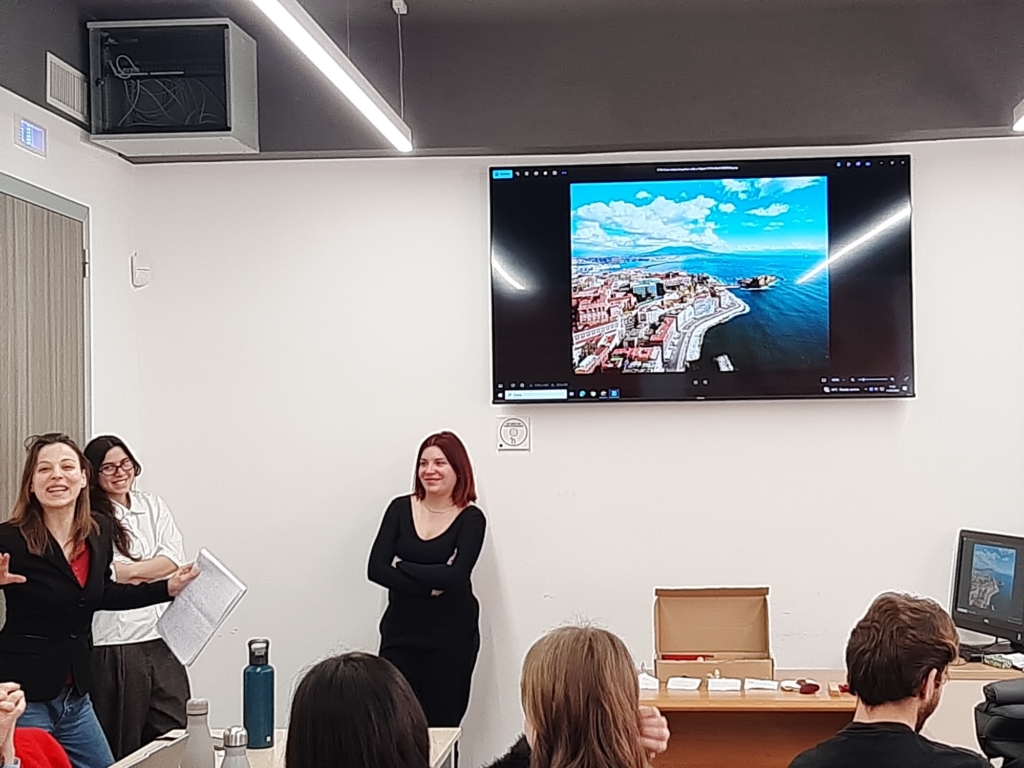 MaterioteKa en la IUAD de Nápoles