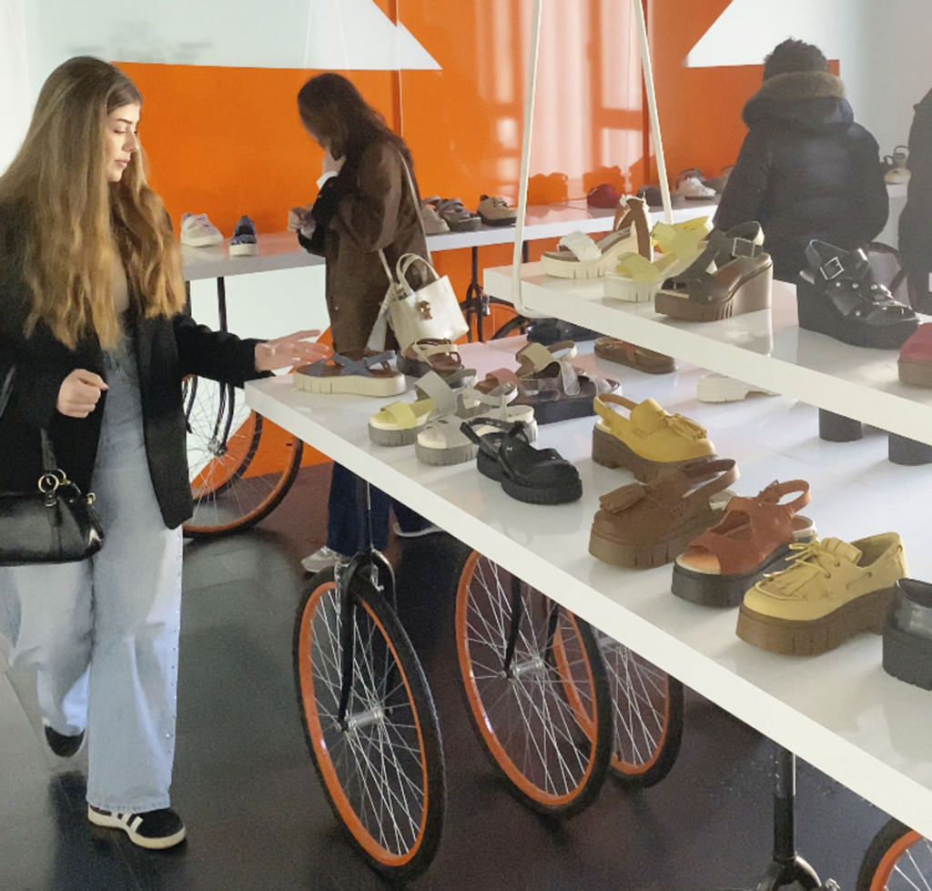 El Máster de Calzado visitó El Naturalista y Art Company