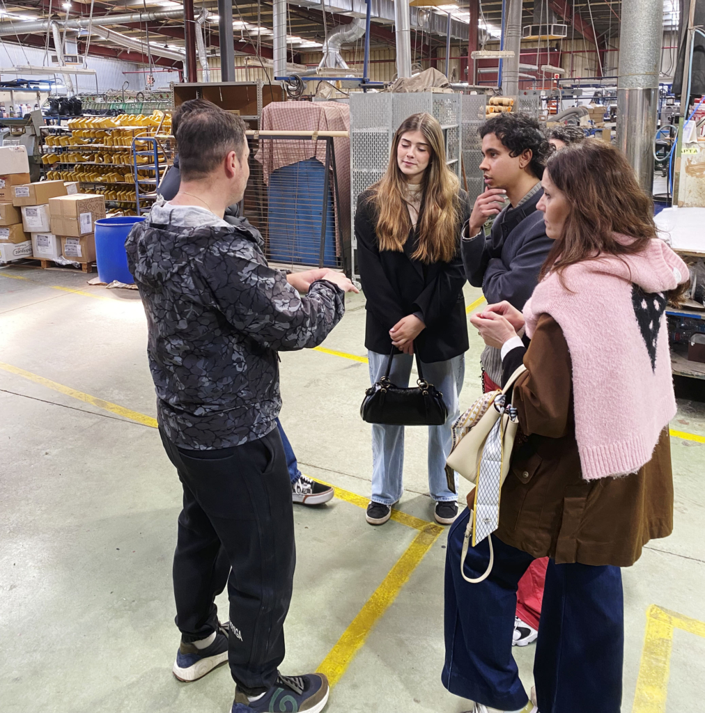 El Máster de Calzado visitó El Naturalista y Art Company