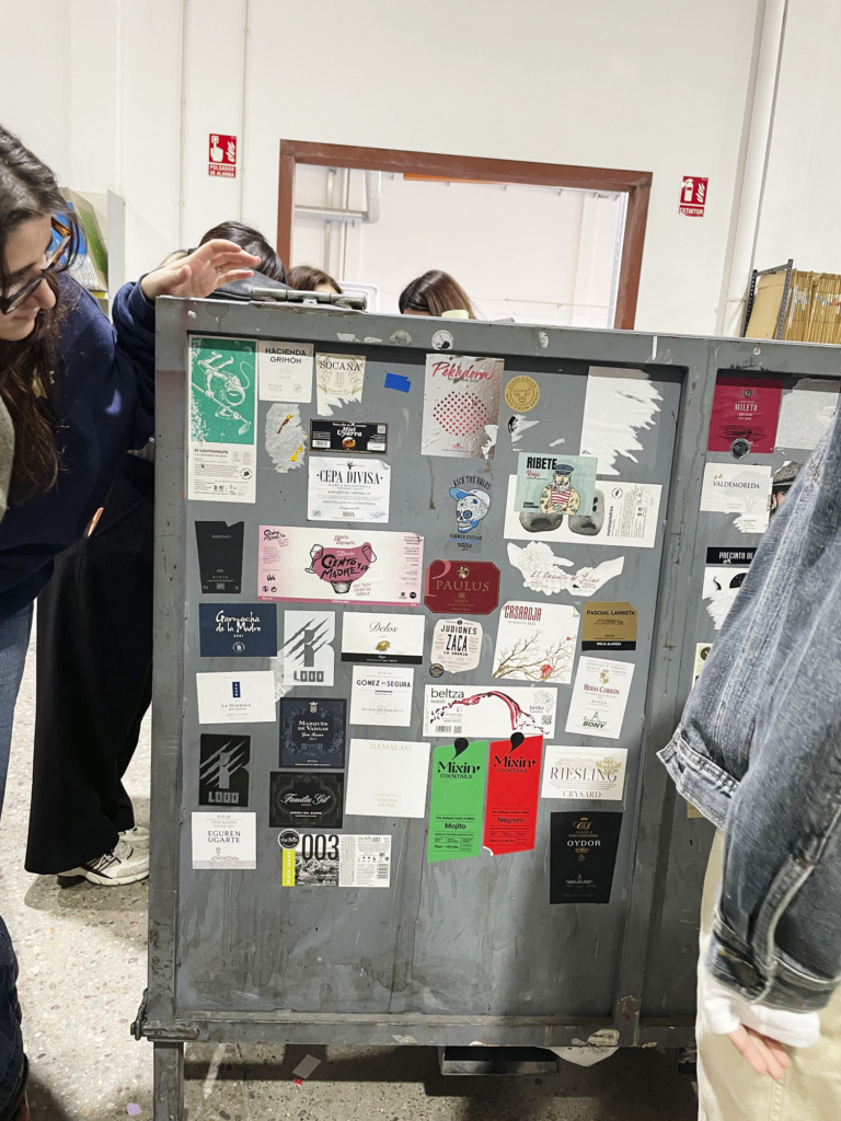 Visita del Máster de Packaging a la imprenta Riojadhesivos