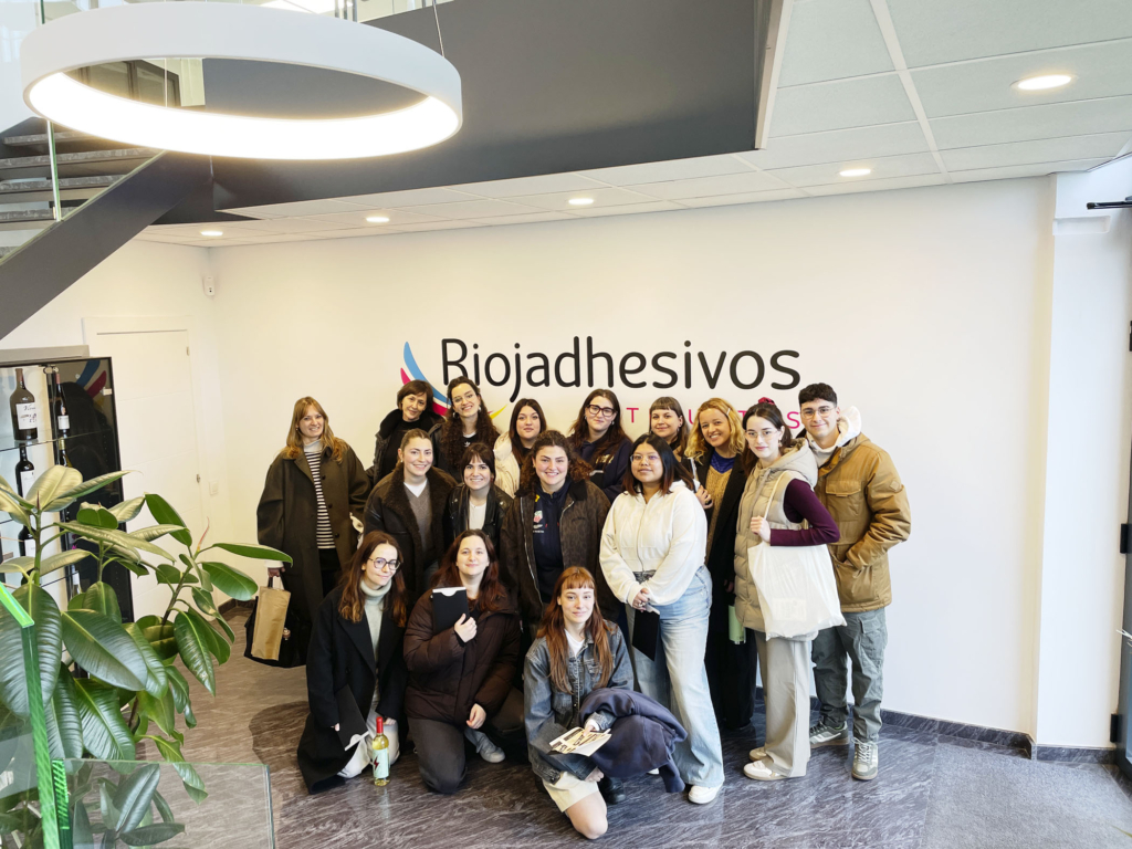 Visita del Máster de Packaging a la imprenta Riojadhesivos