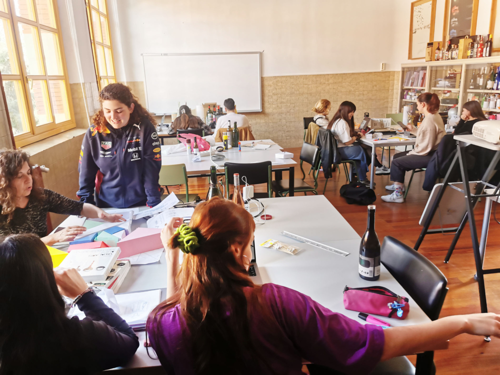 La diseñadora Angélica Barco en el Máster de Packaging