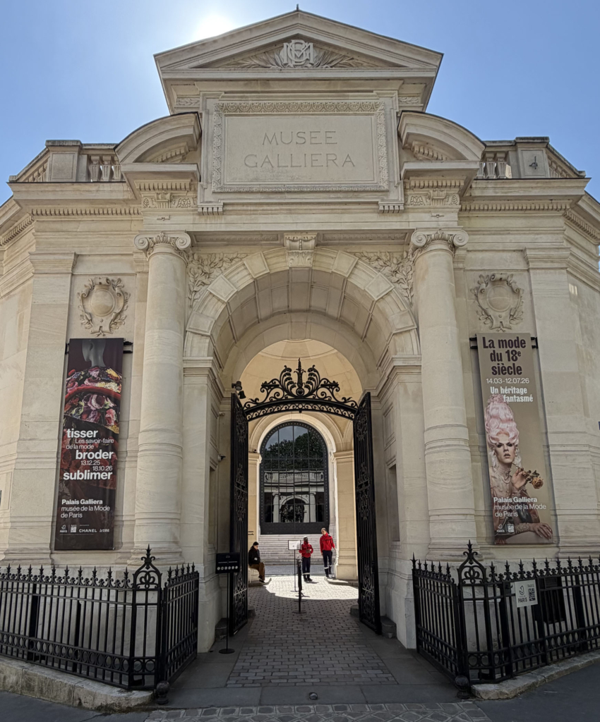 Diseño de Moda viaja a París