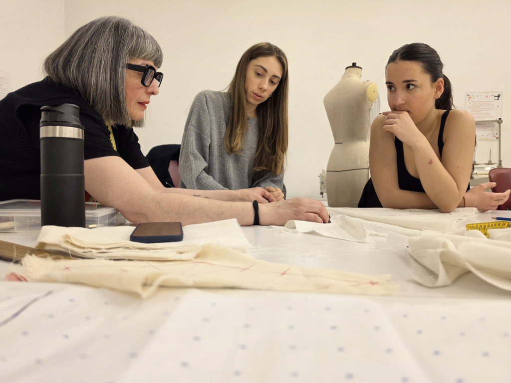 Taller "The dress as a second skin" en la Istambul Bilgi University