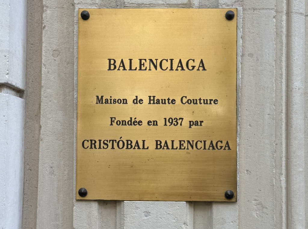 Diseño de Moda viaja a París