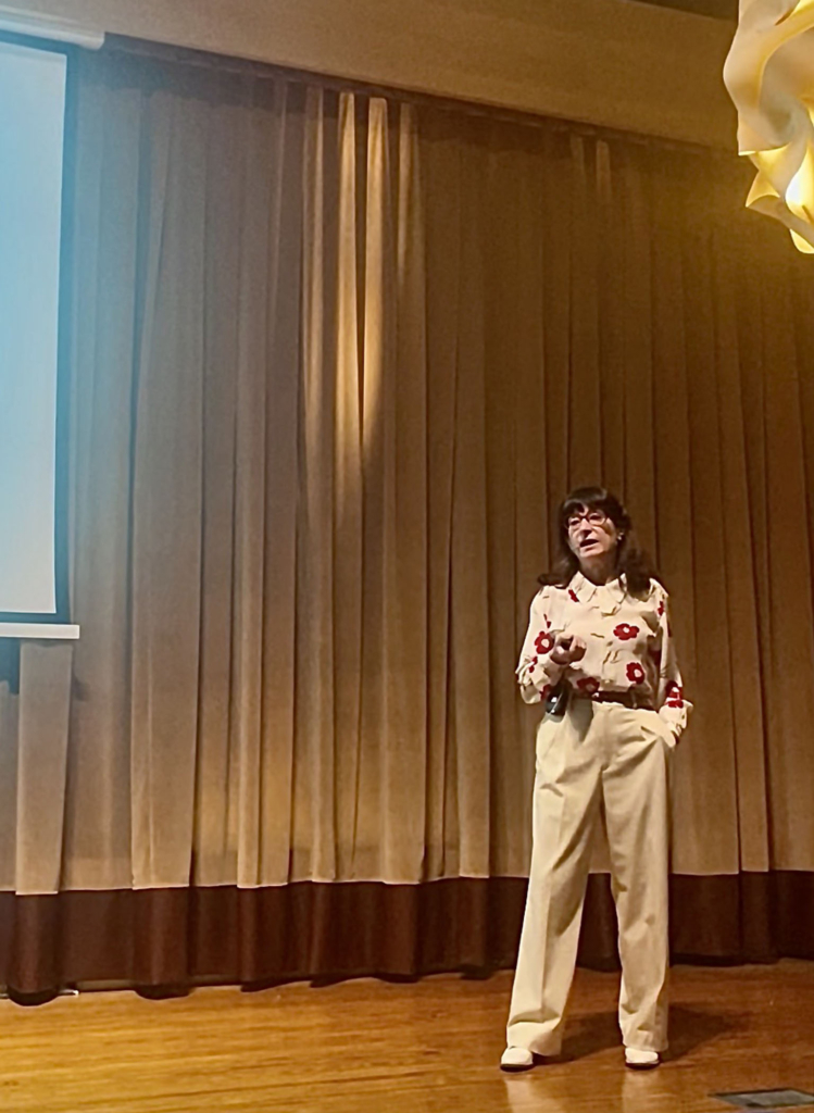 Charla sobre la propiedad industrial y la protección de diseño