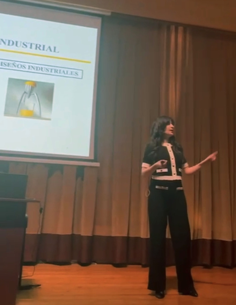 Charla sobre la propiedad industrial y la protección de diseño