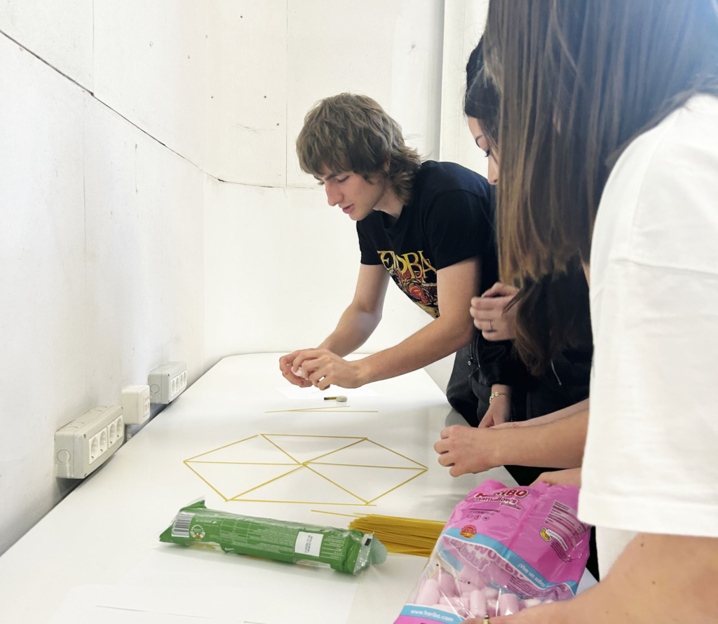 Visita a la ESDIR de Emir Hambo y Ermina Usanovic  (IUS de Bosnia-Herzegovina)