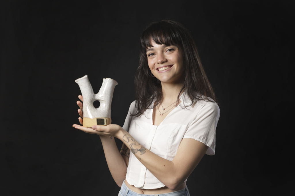 Paula Mangín diseña el galardón de los Premios a la Solidaridad