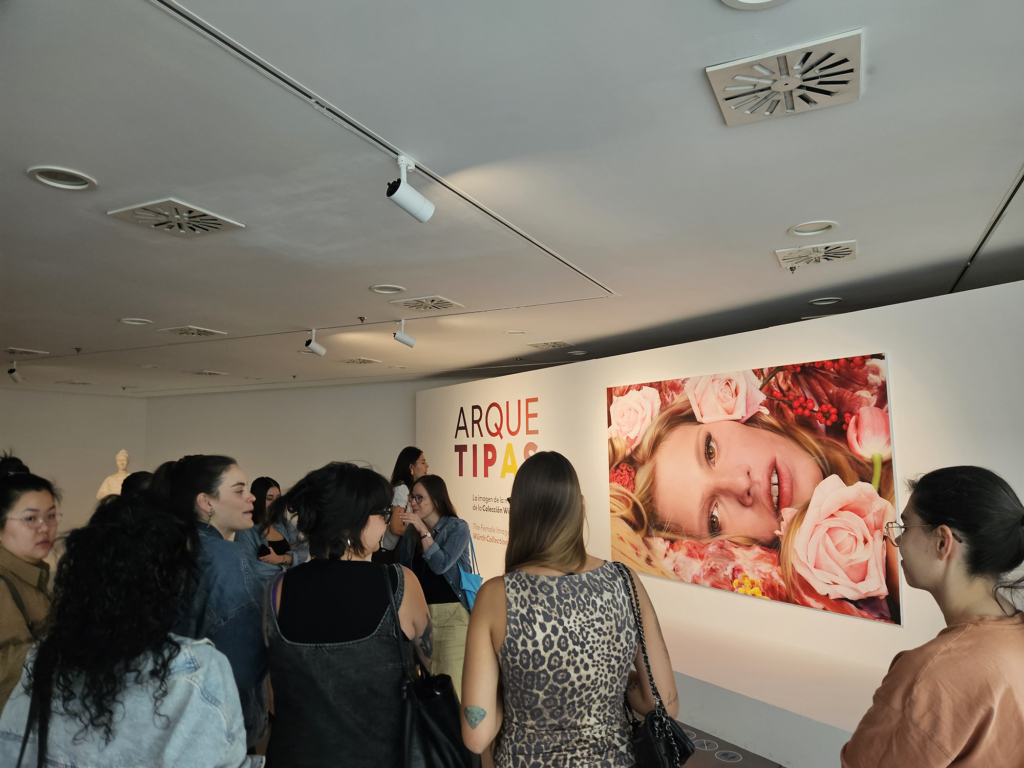 Alumnas de Diseño de Moda visitan la exposición 'Arquetipas' en el Museo Würth