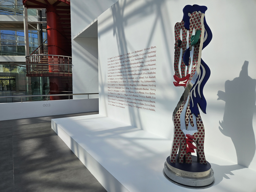 Alumnas de Diseño de Moda visitan la exposición 'Arquetipas' en el Museo Würth