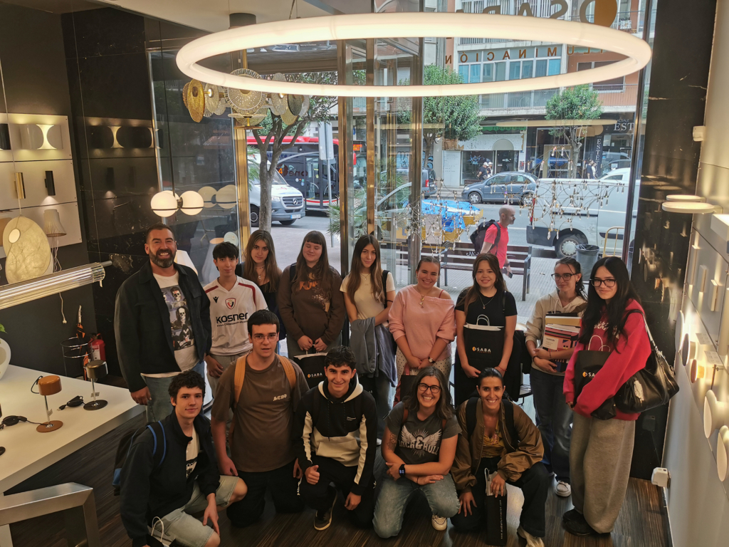 Alumnado de 2º de Diseño de Producto visita Osaba Iluminación