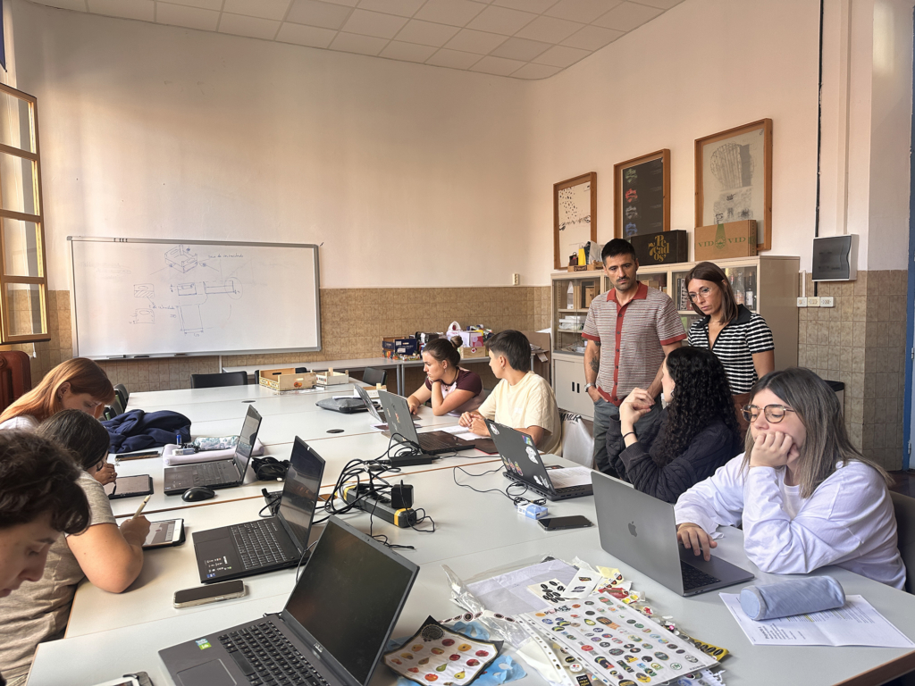 Hula Studio comparte su experiencia profesional en el Máster de Packaging