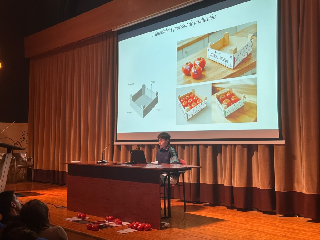 Primer proyecto de Packaging: caja hortofrutícola y etiquetado para tomates Rioja Selecto